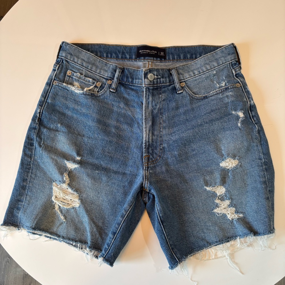 Abercrombie & Fitch Men’s Size 32 Distressed 90s Relax Blue Denim Shorts